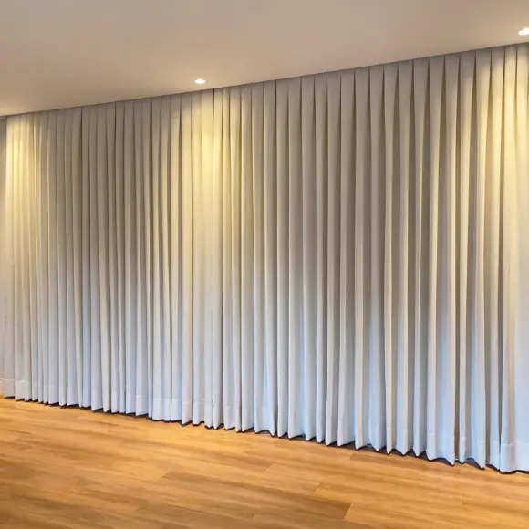 Cortina dentro do cortineiro sob medida — Maravilha Cortinas Ibitinga SP